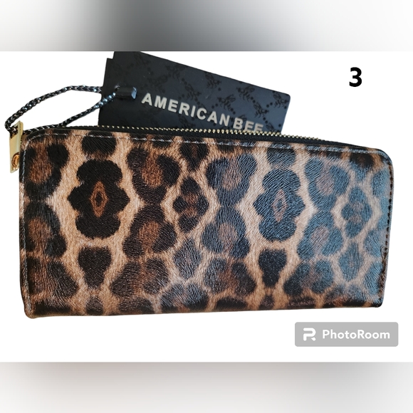 Wallets Bundle of 4 NWT - Picture 5 of 7